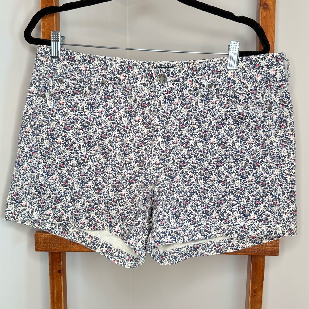 Women’s J Crew floral denim shorts
